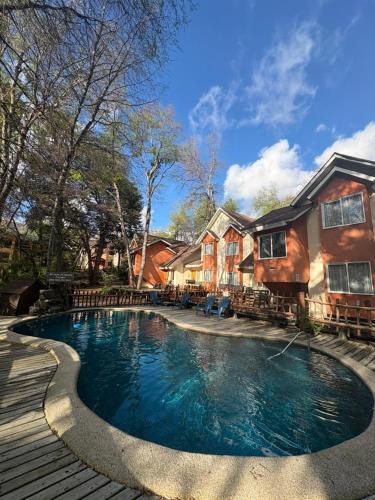 Hotel Y Cabanas Borde Andino - Provincia de Neuquén