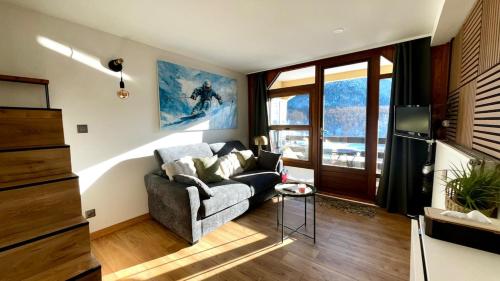 Beautiful, fully renovated studio apartment with a view