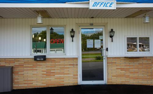 Ieeja, Farmington Motel in Farmington (ME)