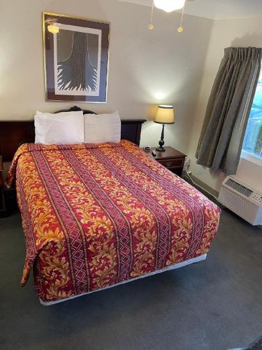 Crystal Motel in Red Bluff