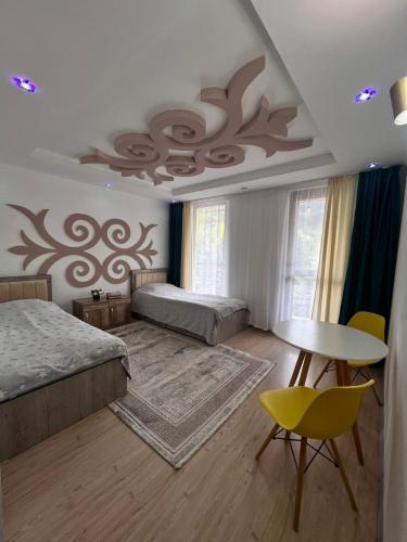 Tazabek guest house in Rot-Front