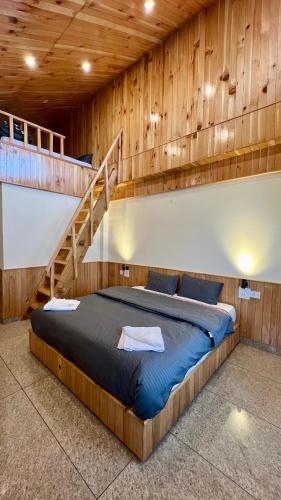 Nesto Stay and Cafe, Shoja Jibhi in Jibhi