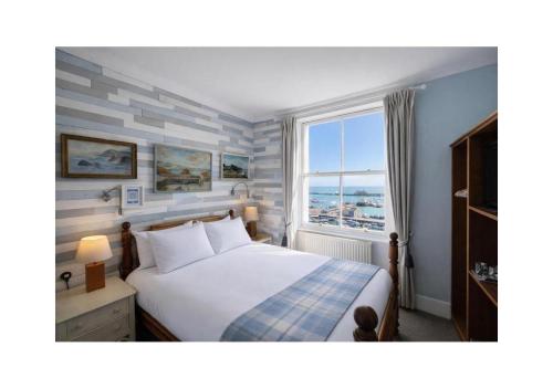The Royal Harbour Hotel - image 5