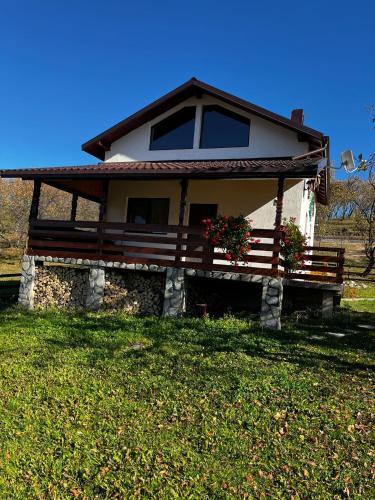 Căsuța din Livadă Schiulesti (Casuta din Livada Schiulesti) in Salnic Prahova