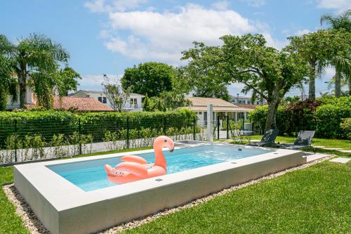 Charming beach house with pool, 3-min to beach – khách sạn tại Cachoeira do Bom Jesus