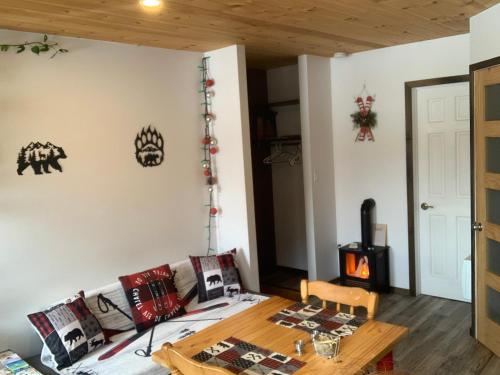 Létesítmények, Nid douillet dans une grange canadienne in Rivière-Éternité (QC)