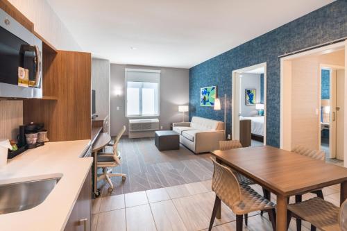 Home2 Suites by Hilton Temecula Room Type - King Suite - Hearing Access/Non-Smoking