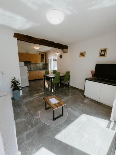 Apartment Konavec in Кобарід