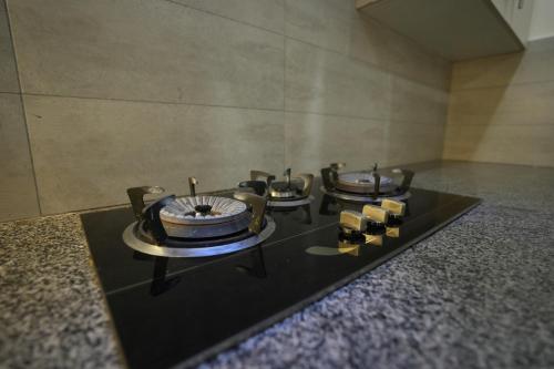 Skypark One Gulberg Greens Luxury 2 Bedroom Family Apartment - image 2