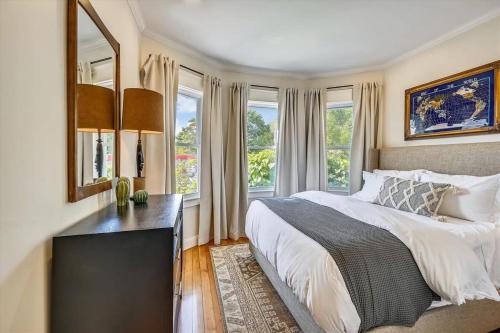 Stylish Boston Renovation Near T in Jamaica Plain