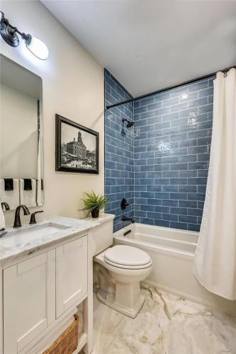 Stylish Boston Renovation Near T - image 3