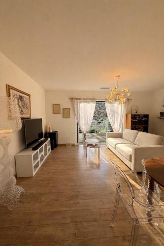 Entire house 6 guests Mountain view in Luri ciems