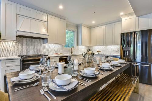 Mid-Century Glam Retreat Near T in Jamaica Plain
