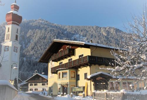  Restaurant Kröll, Pension in Reutte bei Weissenbach am Lech