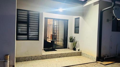 Mvananda Guest House in Kwanompondo