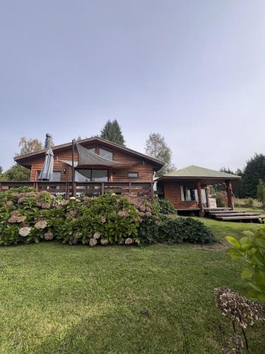 Cabaña Pino Oregón – khách sạn tại Pucara