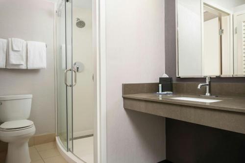 Courtyard by Marriott Albuquerque Airport - image 40
