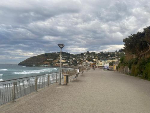 Rose Cottage - Espresso & Charm - 2 Bedroom Home in South Dunedin