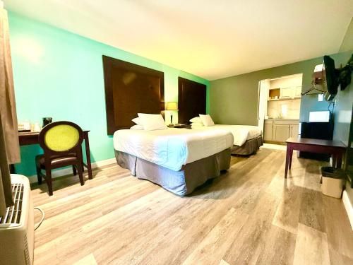 2 double beds