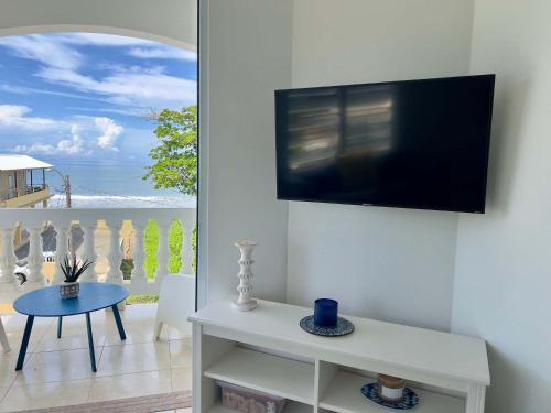 Playa Cañones View - 2 bedroom suite with breathtaking ocean views (Playa Canones View - 2 bedroom suite with breathtaking ocean views) in Aguada