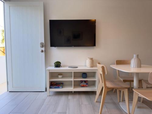 Playa Posita Suite - Stunning 1 bedroom suite steps from the beach - image 10