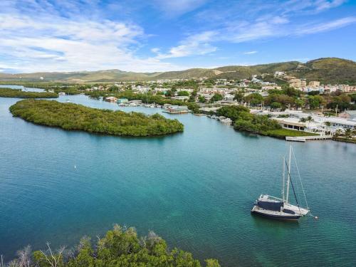 Villa Paula - 2 bedroom apartment in the best location @ La Parguera in La Parguera