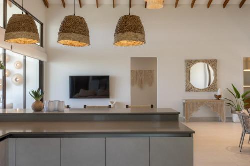 Casa Zola Beachfront Surf Escape in Morrillo in Los Duarte