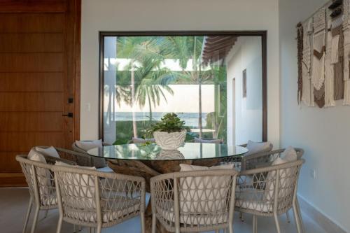 Casa Zola Beachfront Surf Escape in Morrillo in Los Duarte