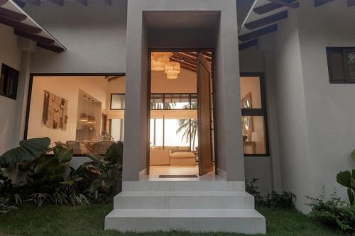 Casa Zola Beachfront Surf Escape in Morrillo in Los Duarte