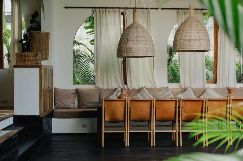 Elegant 4BR Pool Villa Families & Groups - image 2