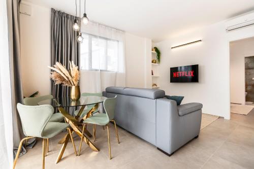 Спільний лаунж/ТБ зона, Giunone Luxe Home in Вони Чіуфена
