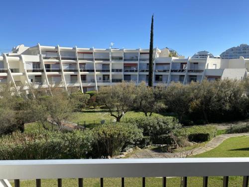 Appartement spacieux avec piscine - 6 pers. - FR-1-874-52 - image 2