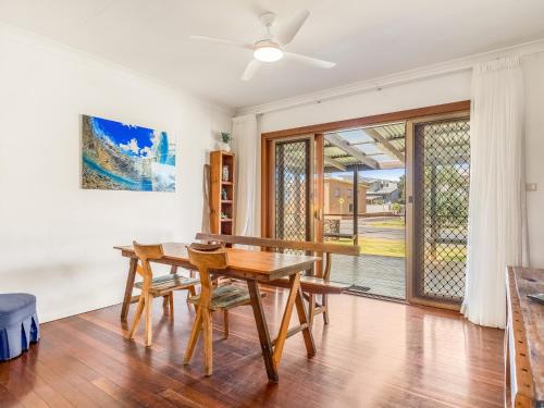 Lennox Beach Shack Classic Coastal Stay Near the Beach in Lennox Head