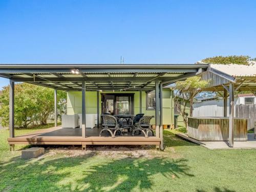 Lennox Beach Shack Classic Coastal Stay Near the Beach in Lennox Head