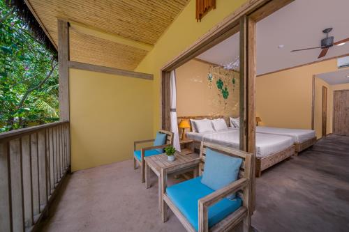 room detail thumbnail 1
