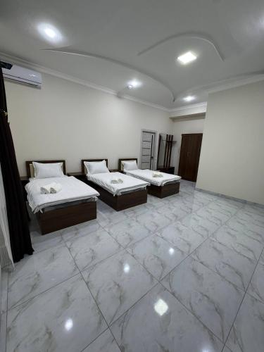 3 twin beds