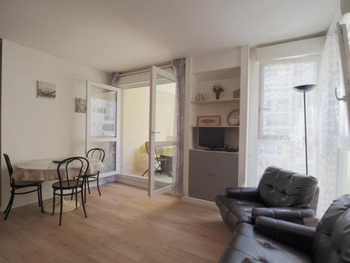 Studio spacieux en centre-ville - 4 pers. - FR-1-874-76