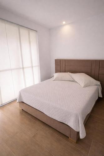 Modern, comfortable, and conveniently located apartment