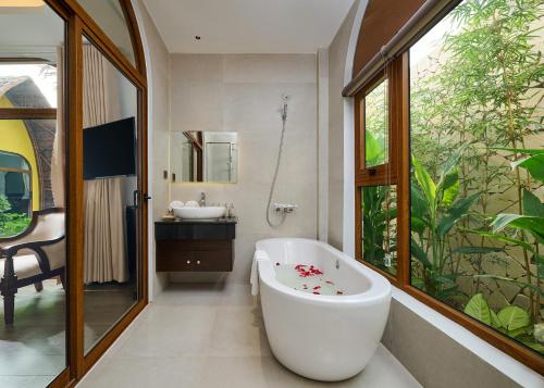 D' Hoa Lư Bamboo Retreat & Coffee - image 4