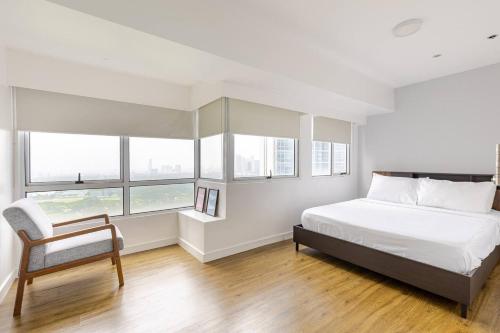 2 BR Luxe Manila Golf View Loft in BGC, Manila