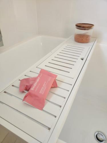 Saltwater Daze - Hosted in Sunshine Bay