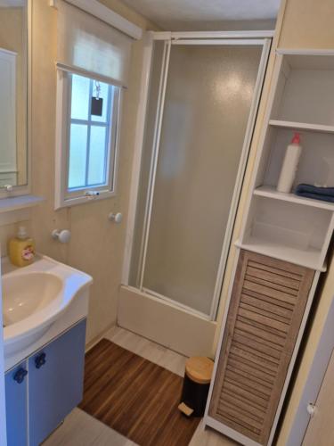 Mobil home 4 personnes - Frejus - Dans grand domaine in Le Bonfin