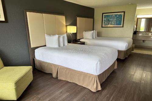 Ramada by Wyndham Houma - image 33
