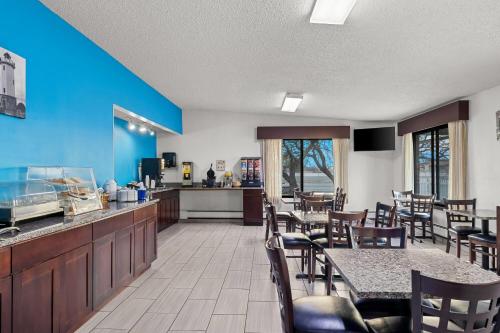 Days Inn by Wyndham Fond du Lac - image 31