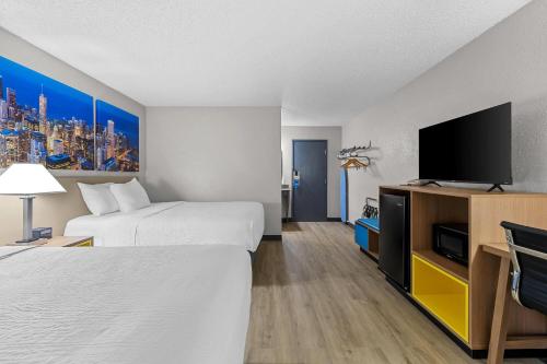 Days Inn by Wyndham Fond du Lac - image 38