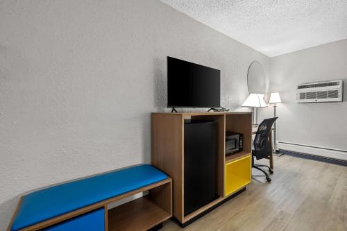 Days Inn by Wyndham Fond du Lac - image 37