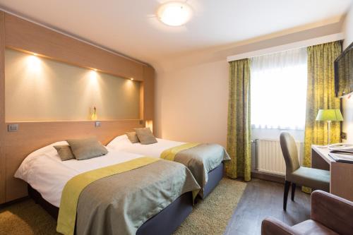 Hotel - La Grande Cure, Marcourt (photo 2)