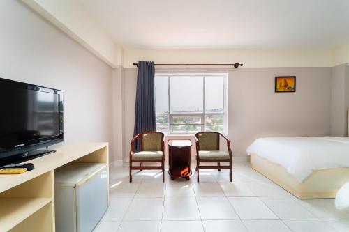 room detail thumbnail 1