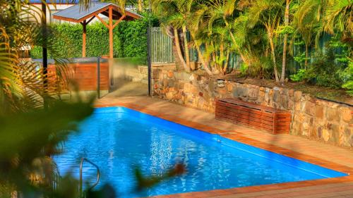Wallace Motel And Caravan Park in มารีบอรูก