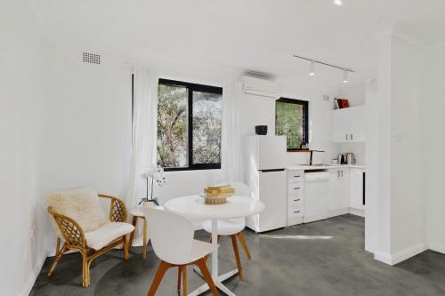 Beachside 1-Bed Retreat with Parking Cronulla in Cronulla